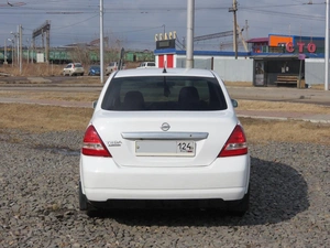 Седан Nissan Tiida Latio 2011 года, 530000 рублей, Красноярск
