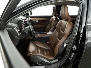 Седан Volvo S90 2019 года, 2699050 рублей, Москва