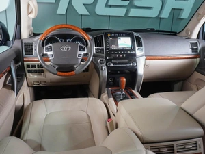 Внедорожник Toyota Land Cruiser 2013 года, 3819000 рублей, Воронеж
