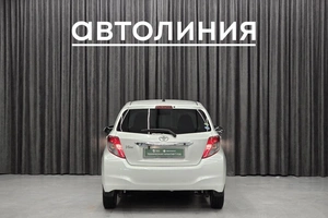 Хетчбэк Toyota Vitz 2014 года, 799000 рублей, Красноярск