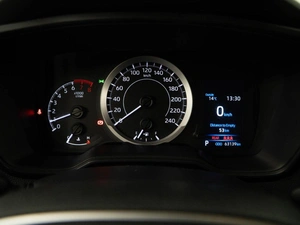 Седан Toyota Corolla 2021 года, 1998999 рублей, Москва