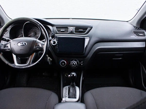 Седан Kia Rio 2015 года, 1049000 рублей, Петрозаводск