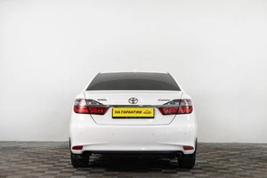 Седан Toyota Camry 2016 года, 2419000 рублей, Сургут