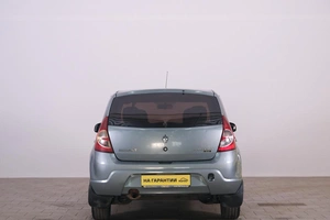 Хетчбэк Renault Sandero 2010 года, 389000 рублей, Омск