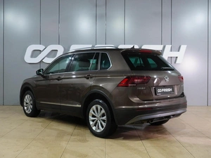 Внедорожник Volkswagen Tiguan 2016 года, 2449000 рублей, Воронеж