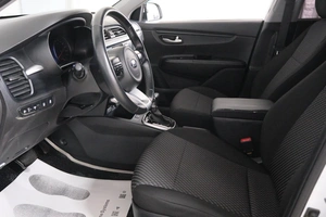 Хетчбэк Kia Rio X-Line 2019 года, 1619000 рублей, Омск