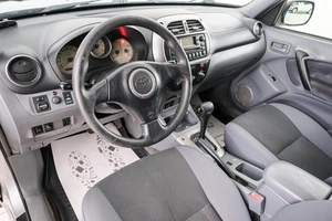 Внедорожник Toyota RAV4 2003 года, 899000 рублей, Красноярск