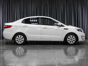 Седан Kia Rio 2013 года, 899000 рублей, Тюмень