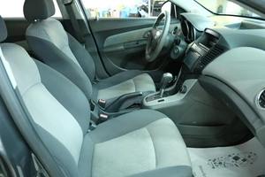 Седан Chevrolet Cruze 2010 года, 639000 рублей, Омск