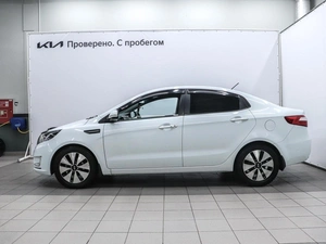 Седан Kia Rio 2012 года, 1000000 рублей, Красноярск