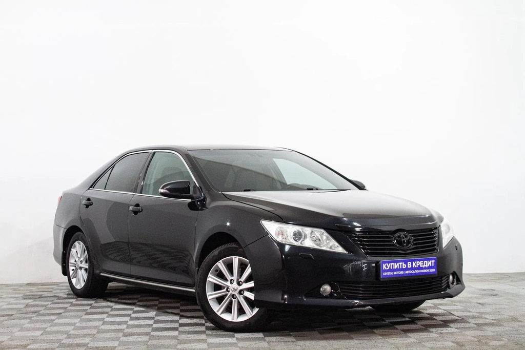 Седан Toyota Camry 2013 года, 1649000 рублей, Сургут
