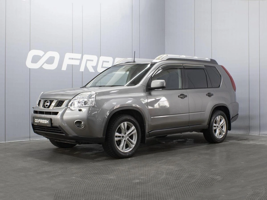Внедорожник Nissan X-Trail 2014 года, 1490000 рублей, Омск