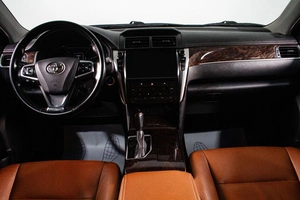 Седан Toyota Camry 2016 года, 2129000 рублей, Сургут