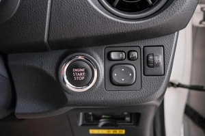 Хетчбэк Toyota Vitz 2019 года, 959000 рублей, Красноярск