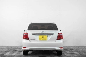 Седан Toyota Corolla Axio 2019 года, 1319000 рублей, Кемерово