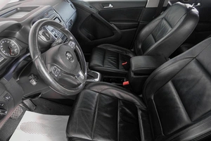 Внедорожник Volkswagen Tiguan 2011 года, 1189000 рублей, Кемерово