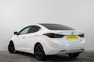 Седан Hyundai Elantra 2011 года, 1069000 рублей, Сургут