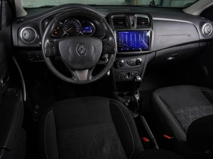 Хетчбэк Renault Sandero 2017 года, 900000 рублей, Воронеж