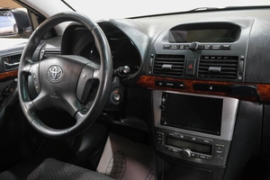 Седан Toyota Avensis 2005 года, 729000 рублей, Новокузнецк