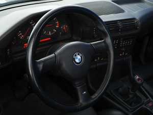 Седан BMW M5 1991 года, 5599777 рублей, Москва