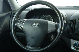 Седан Hyundai Elantra 2010 года, 759000 рублей, Омск