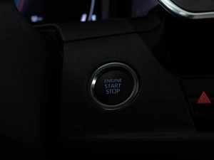 Седан Toyota Camry 2025 года, 4198999 рублей, Москва