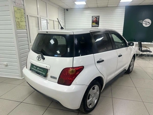 Хетчбэк Toyota Ist 2004 года, 620000 рублей, Ачинск