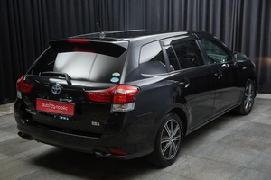 Универсал Toyota Corolla Fielder 2015 года, 1299000 рублей, Красноярск