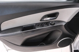 Седан Chevrolet Cruze 2011 года, 749000 рублей, Красноярск