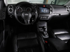 Внедорожник Volkswagen Tiguan 2010 года, 867000 рублей, Воронеж