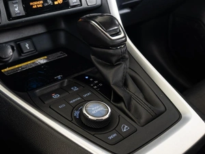 Внедорожник Toyota RAV4 2020 года, 3050000 рублей, Краснодар