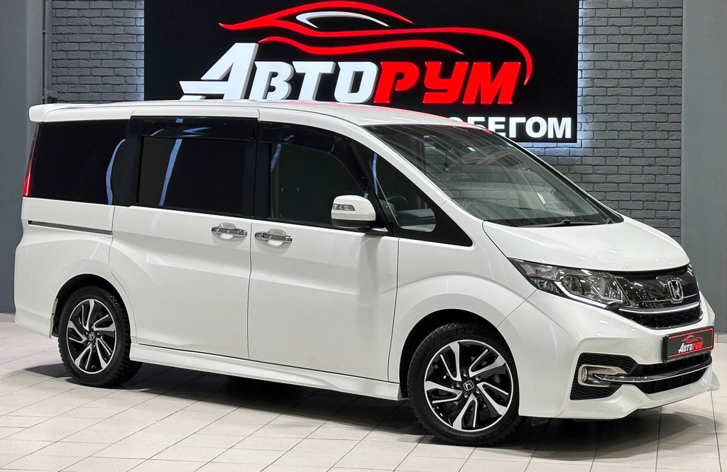 Минивэн Honda Stepwgn 2016 года, 2100000 рублей, Красноярск