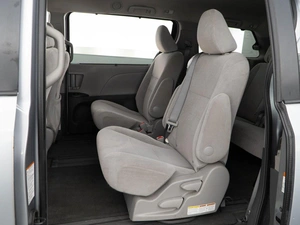 Минивэн Toyota Sienna 2016 года, 2548077 рублей, Москва