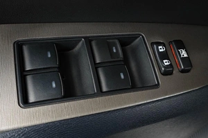 Седан Toyota Avensis 2011 года, 999000 рублей, Тюмень