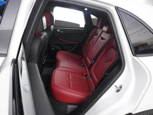 Внедорожник Porsche Macan 2021 года, 7290700 рублей, Москва