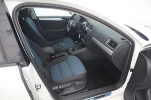 Седан Volkswagen Jetta 2013 года, 1105000 рублей, Орёл