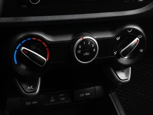 Седан Kia Rio 2017 года, 1359000 рублей, Тюмень