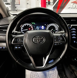 Седан Toyota Camry 2019 года, 2957000 рублей, Красноярск