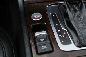 Внедорожник Volkswagen Touareg 2014 года, 2349000 рублей, Омск