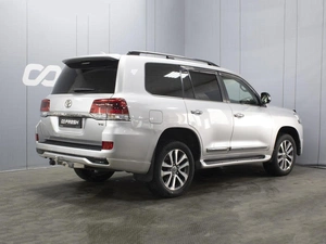 Внедорожник Toyota Land Cruiser 2016 года, 5880000 рублей, Омск