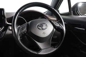 Внедорожник Toyota C-HR 2017 года, 2089000 рублей, Новосибирск