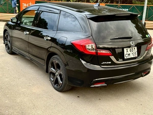 Хетчбэк Honda Jade 2018 года, 1570000 рублей, Красноярск