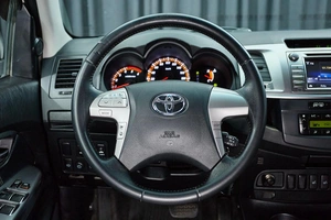 Пикап Toyota Hilux 2014 года, 2597000 рублей, Красноярск