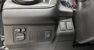 Внедорожник Toyota RAV4 2017 года, 2480000 рублей, Красноярск