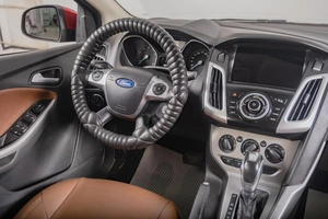 Седан Ford Focus 2013 года, 899000 рублей, Томск