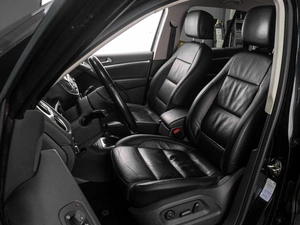 Внедорожник Volkswagen Tiguan 2011 года, 1399000 рублей, Тюмень