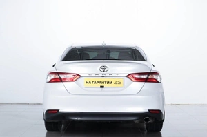 Седан Toyota Camry 2018 года, 2299000 рублей, Челябинск
