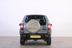 Внедорожник Chevrolet Niva 2017 года, 699000 рублей, Омск