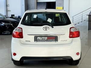 Хетчбэк Toyota Auris 2010 года, 887000 рублей, Солонцы