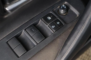 Седан Toyota Corolla 2019 года, 1819000 рублей, Тюмень